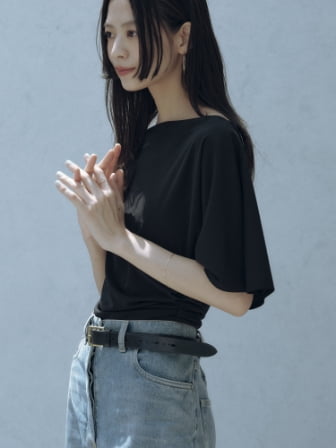 STYLE 03 ボートネック×フープピアス