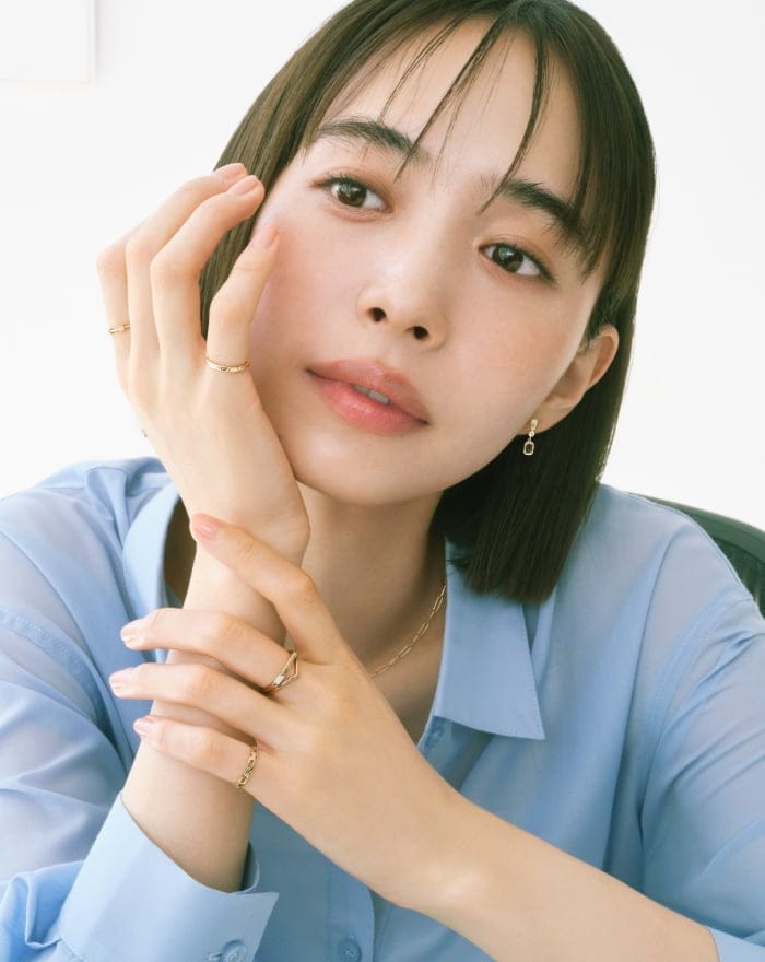 リングを着用したモデル