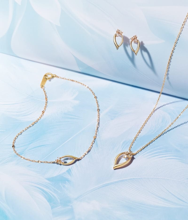 モデルが着用しているジュエリー